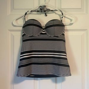 Black and white baiting suit top Old Navy takini
